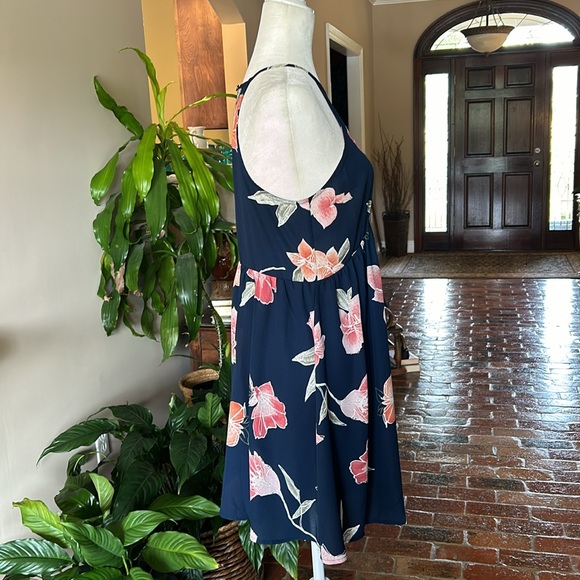 Sadie and Sage split back Halter dress sz S - Picture 4 of 14